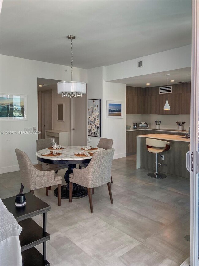 Building Photo - 17550 Collins Ave