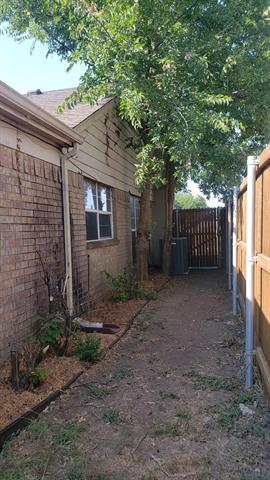 Building Photo - 2412 Country Hollow Ln