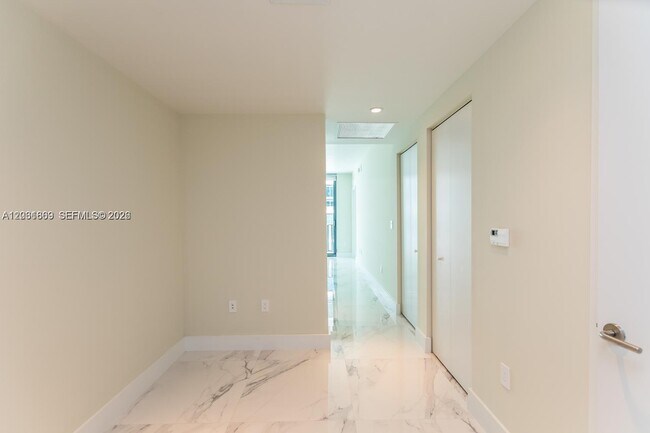 Building Photo - 1300 S Miami Ave
