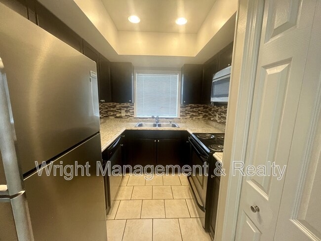 Building Photo - 505 S Westland Ave