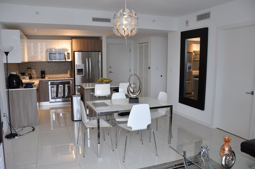 Living Room - 5300 Paseo Blvd