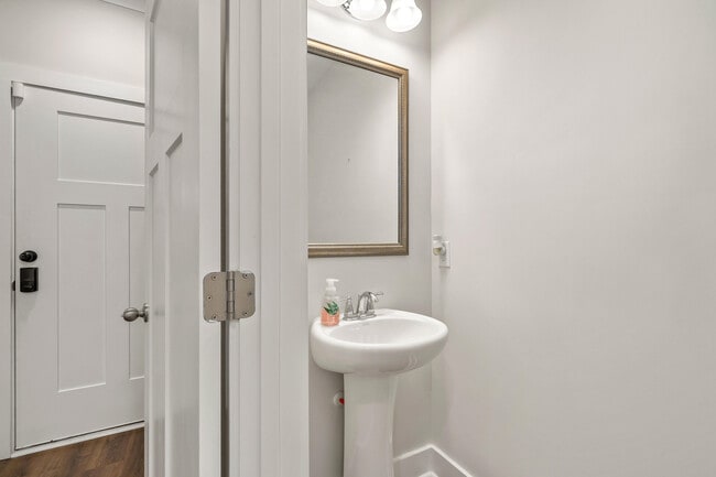 Building Photo - 2070 Hatteras Way