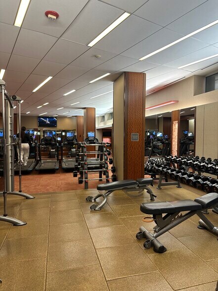 Building Photo - 400 E Randolph St