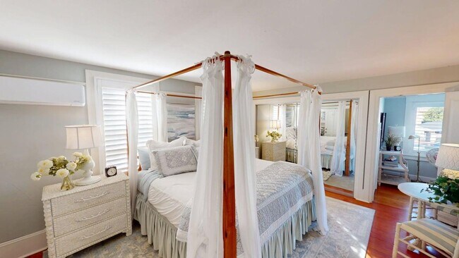 Building Photo - A Timeless Coronado Beach Cottage