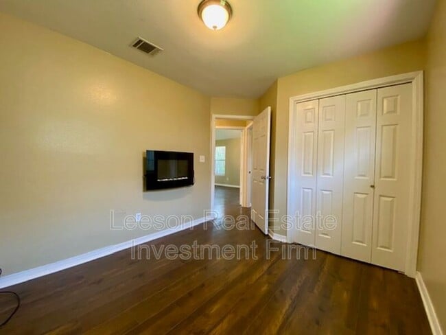 Building Photo - 3315 Raleigh Pl