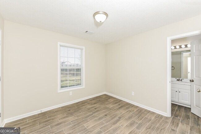 Building Photo - 25 Little Spring Ct