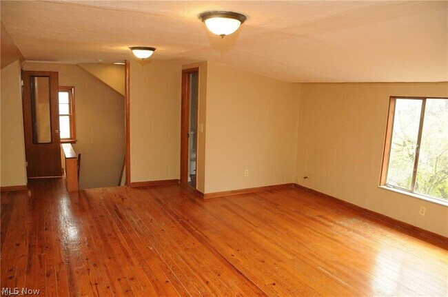 Building Photo - 1158 Castleton Rd