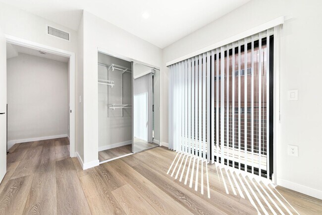 Building Photo - 2616 ELL
