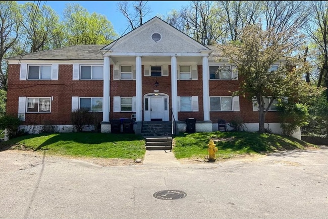 Primary Photo - Updated 3-Bed Unit - Spacious!