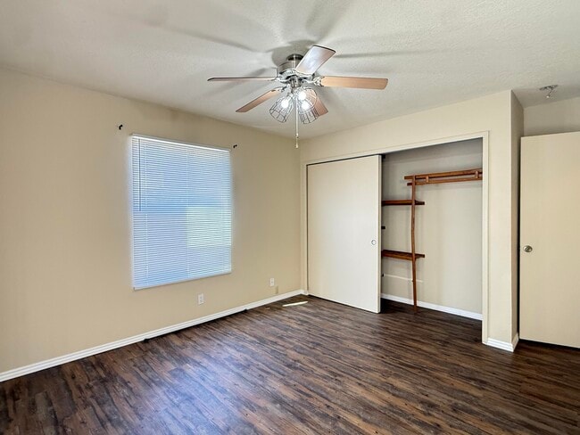 Building Photo - 7200 Whippoorwill Ln NE