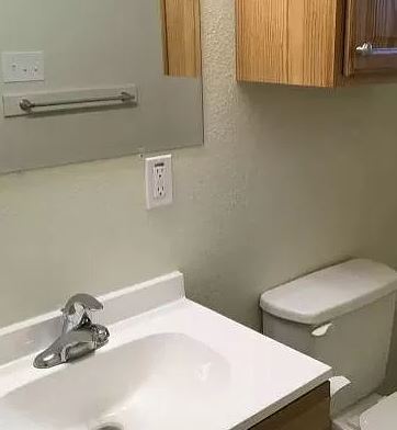 Building Photo - 2089 Placid Dr E