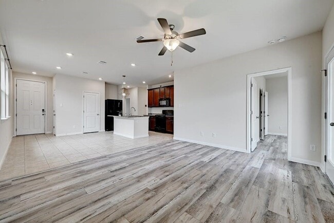 Building Photo - 11820 Sandy Lodge Ct