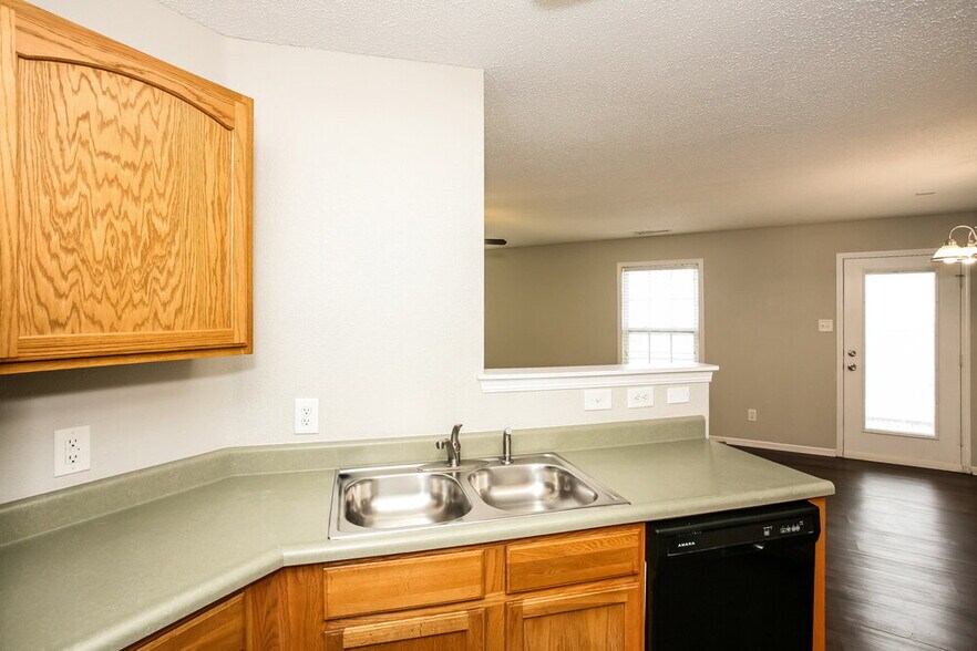 Building Photo - 14384 Black Farm Dr