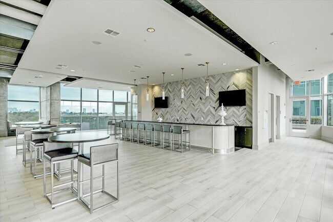 Building Photo - 5925 Almeda Rd