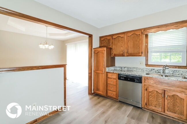 Building Photo - 1005 NE 104th Terrace