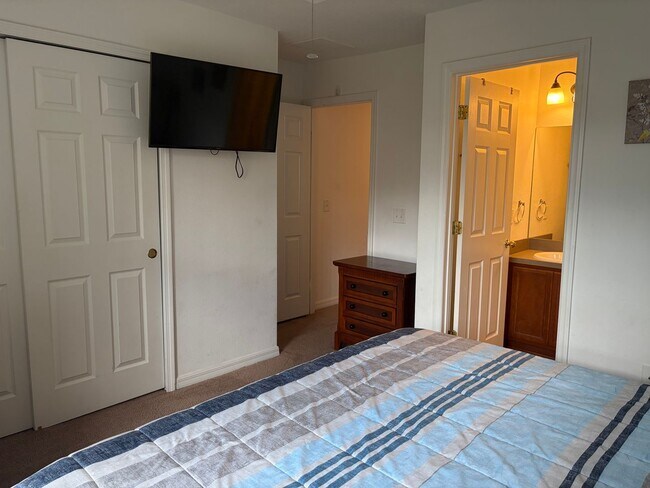 Building Photo - 3095 Seaview Castle Dr