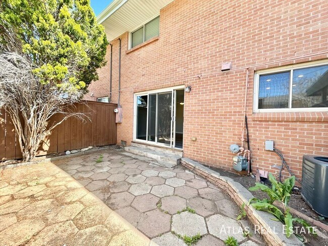 Building Photo - 9117 E Nassau Ave