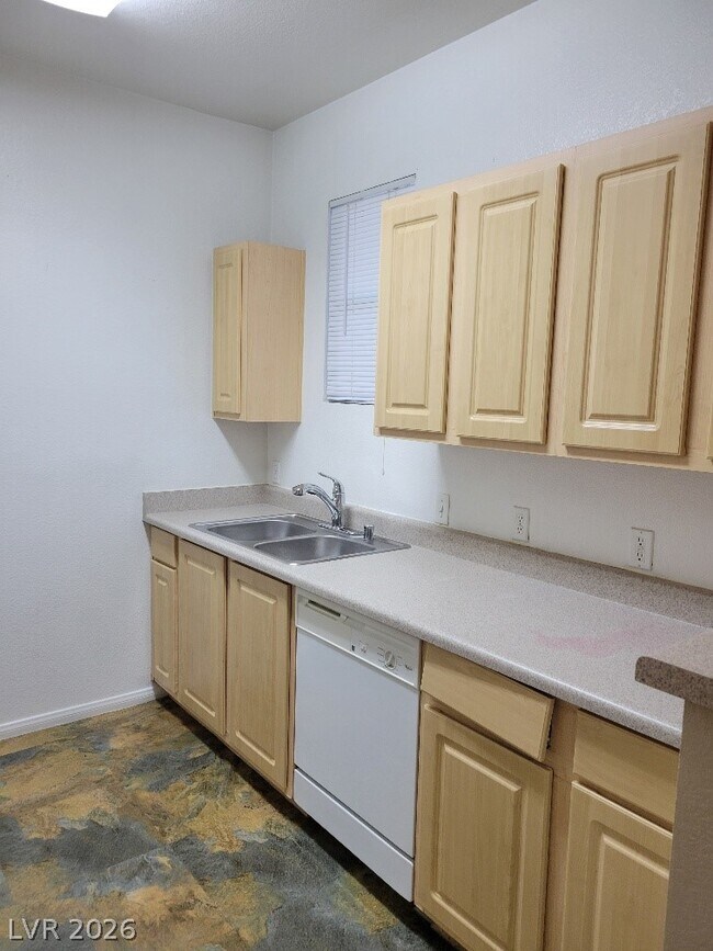 Building Photo - 6955 N Durango Dr