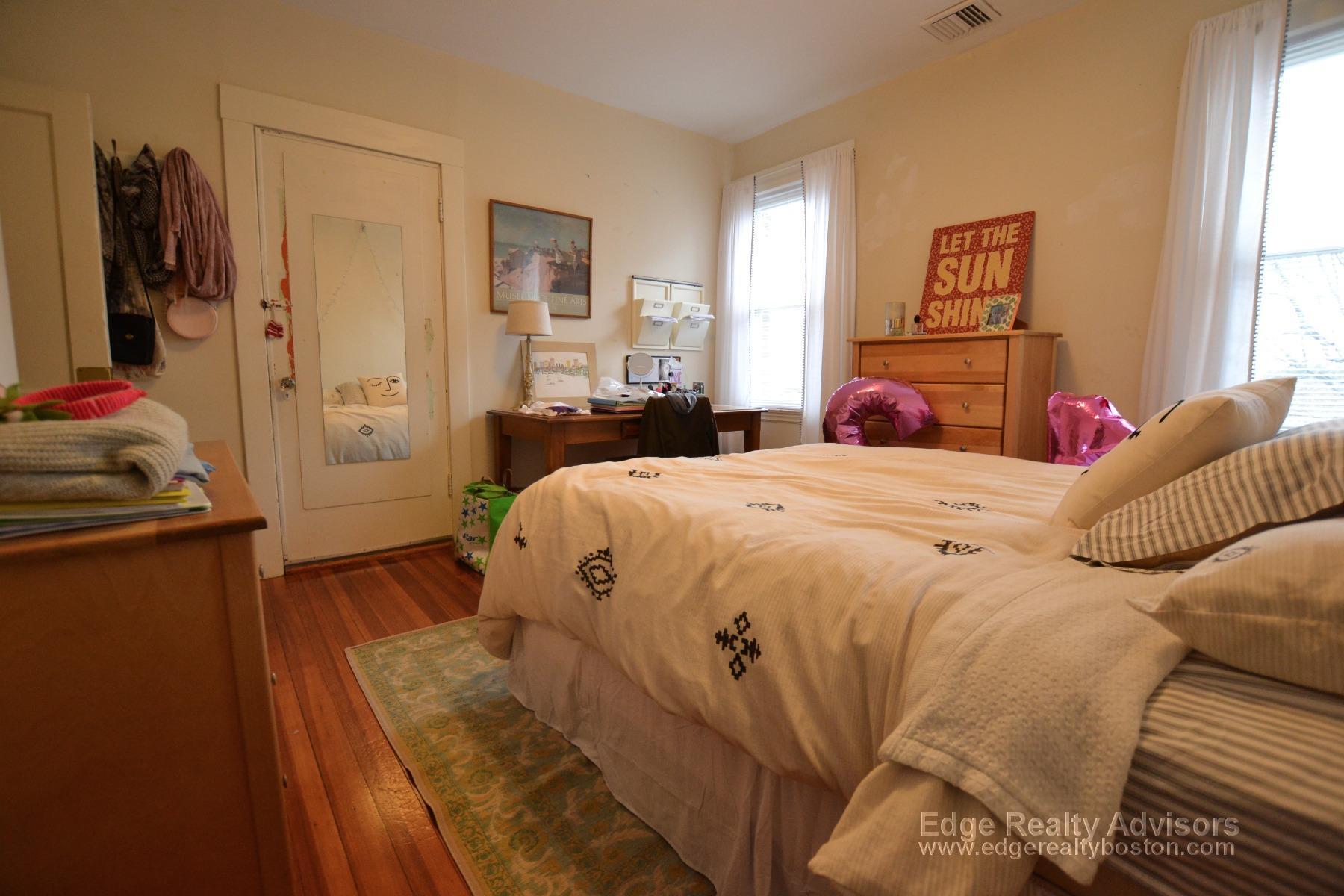 Building Photo - 207 Chestnut Ave