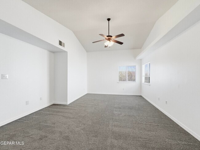 Building Photo - 12753 Tierra Mina Dr