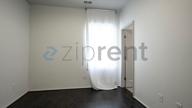 Building Photo - 1346 Calash Ave