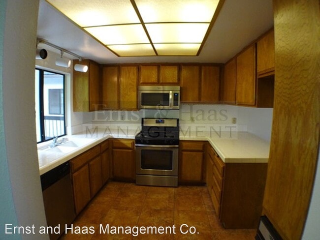 Building Photo - 2 br, 2 bath House - 2510 E. Willow  St. #204