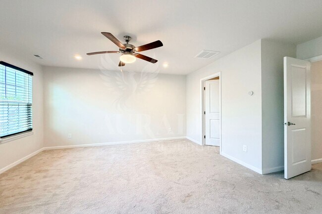 Building Photo - 428 Cross Country Way