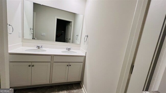 Building Photo - 817 HighGrove Wy