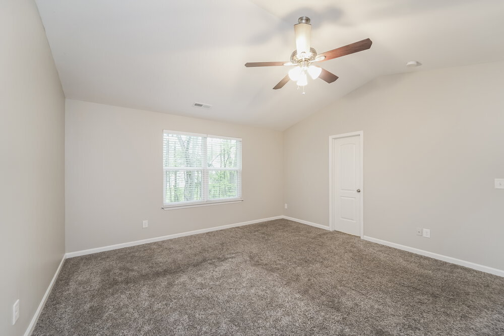 Building Photo - 8412 4 Sisters Ln