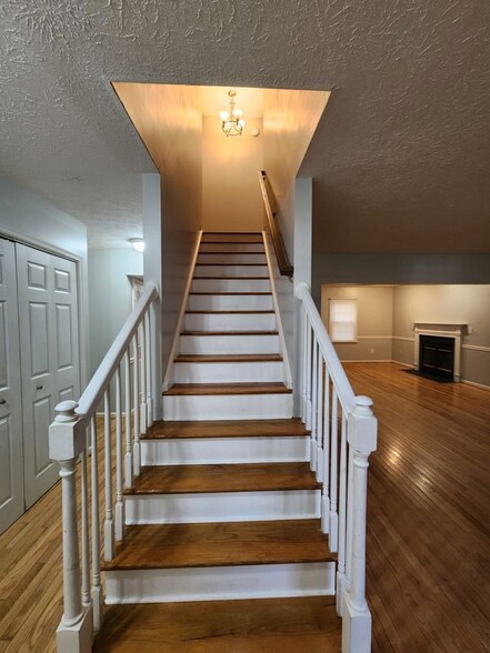 Building Photo - 27 Braxton Dr