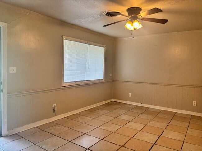 Building Photo - 1554 Dianne Dr