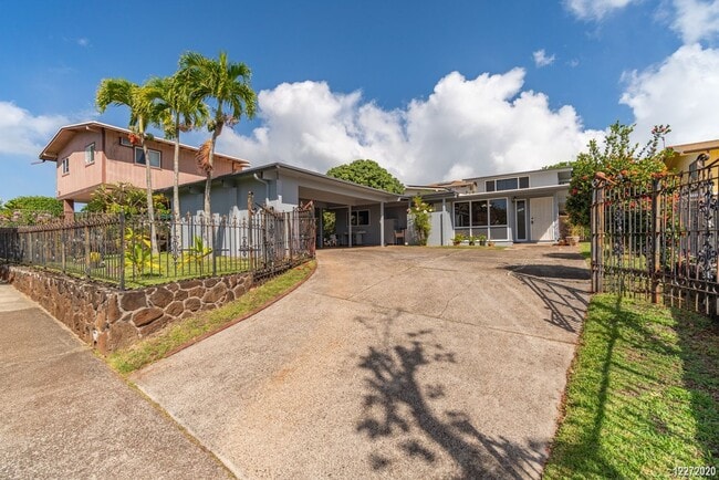 Primary Photo - Fully Renovated 1BR/1BA/1PKG in Pearl City.