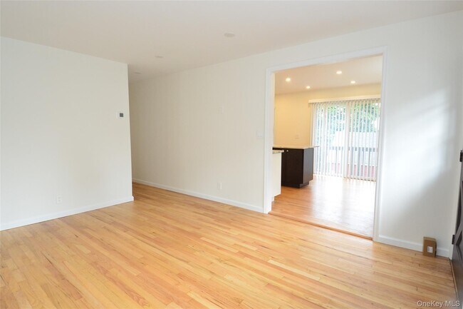 Building Photo - 33 Terrace Pl