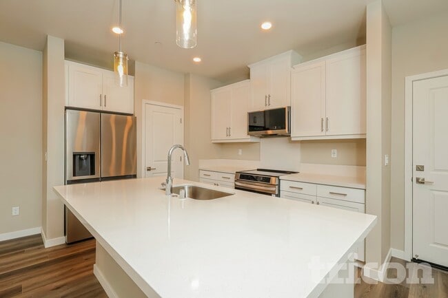 Building Photo - 10576 Amigos Ct