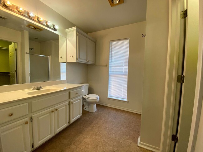 Building Photo - 3 br, 2 bath House - 3908 Western Heights Ave