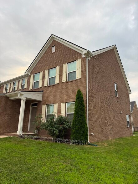 Building Photo - 300 Finnegan Ct