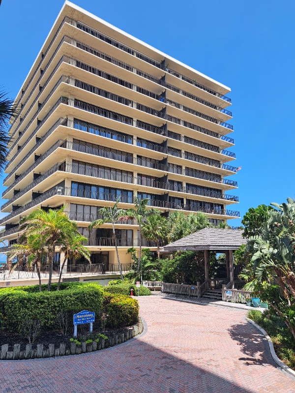 Building Photo - 7600 Bayshore Dr