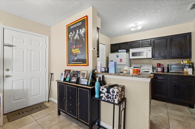 Building Photo - 1063 S Hiawassee Rd