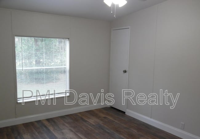 Building Photo - 5497 Coronado St