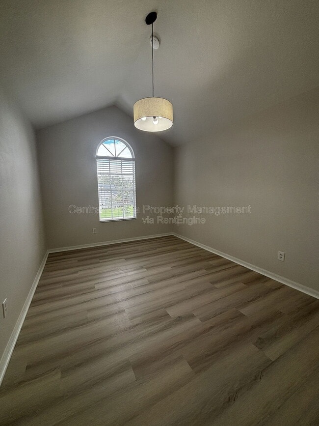 Building Photo - 2228 Albion Ave