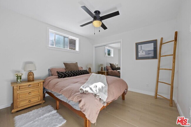 Building Photo - 251 N Encinal Ave