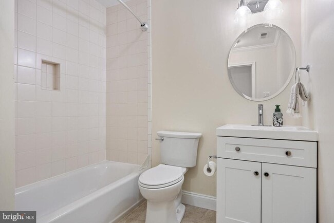 Building Photo - 1 Bridgewater Dr