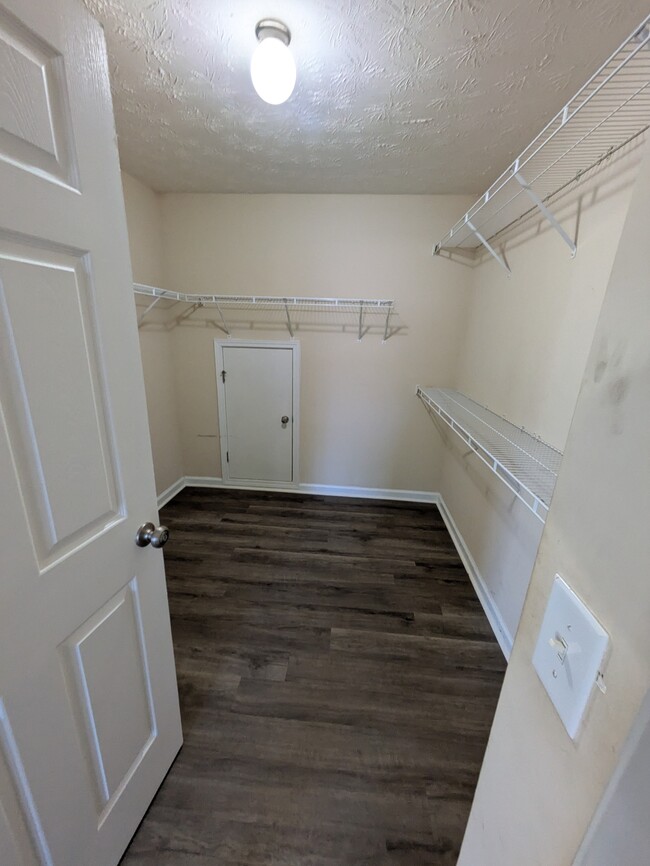 Building Photo - 375 Searchlight Dr