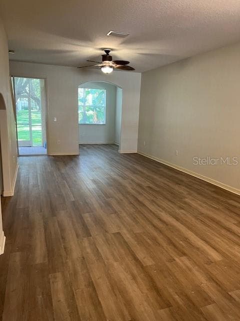 Building Photo - 1140 Hillhurst Dr