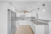 Building Photo - 2049 Hythe A