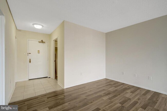 Building Photo - 3705 S George Mason Dr