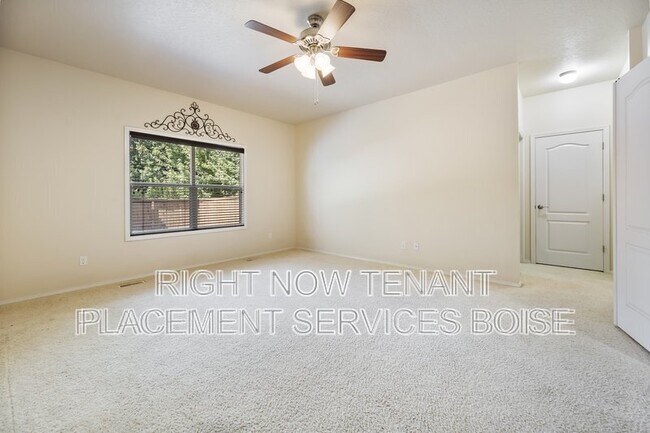 Building Photo - 3945 N Waterloo Way