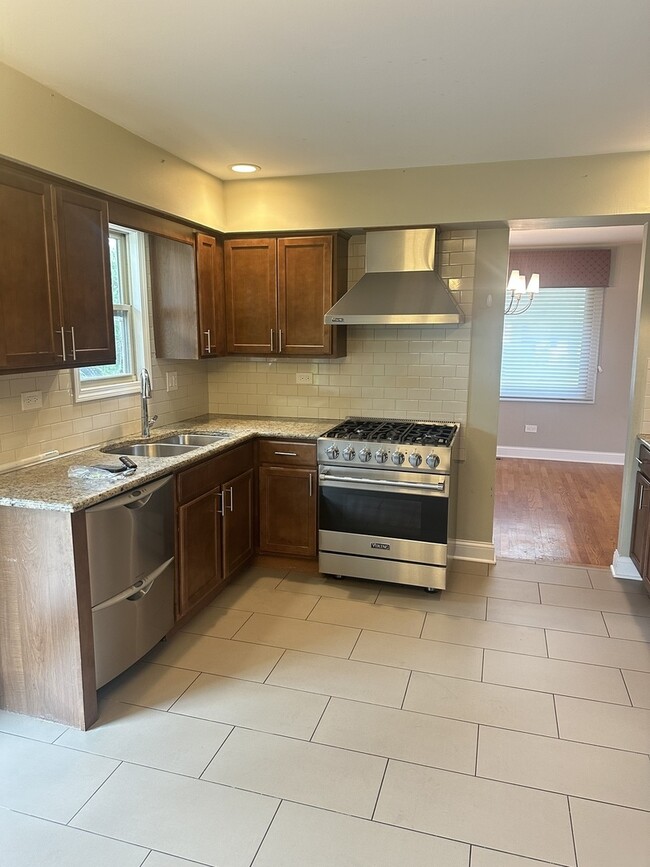 Building Photo - 1718 Valley Forge Pl