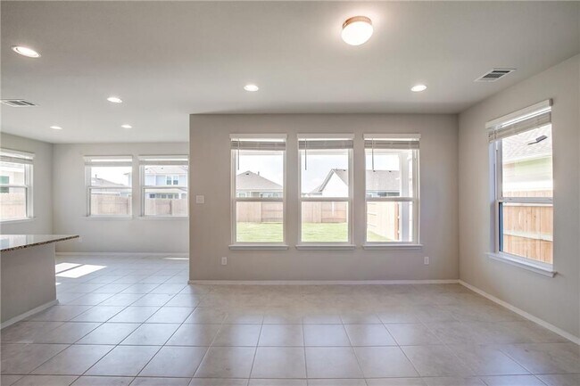 Building Photo - 226 Trailside Ln