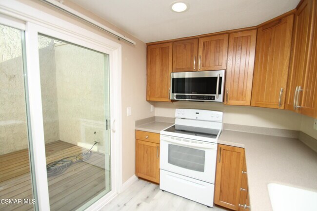 Building Photo - 684 Paseo Montecito